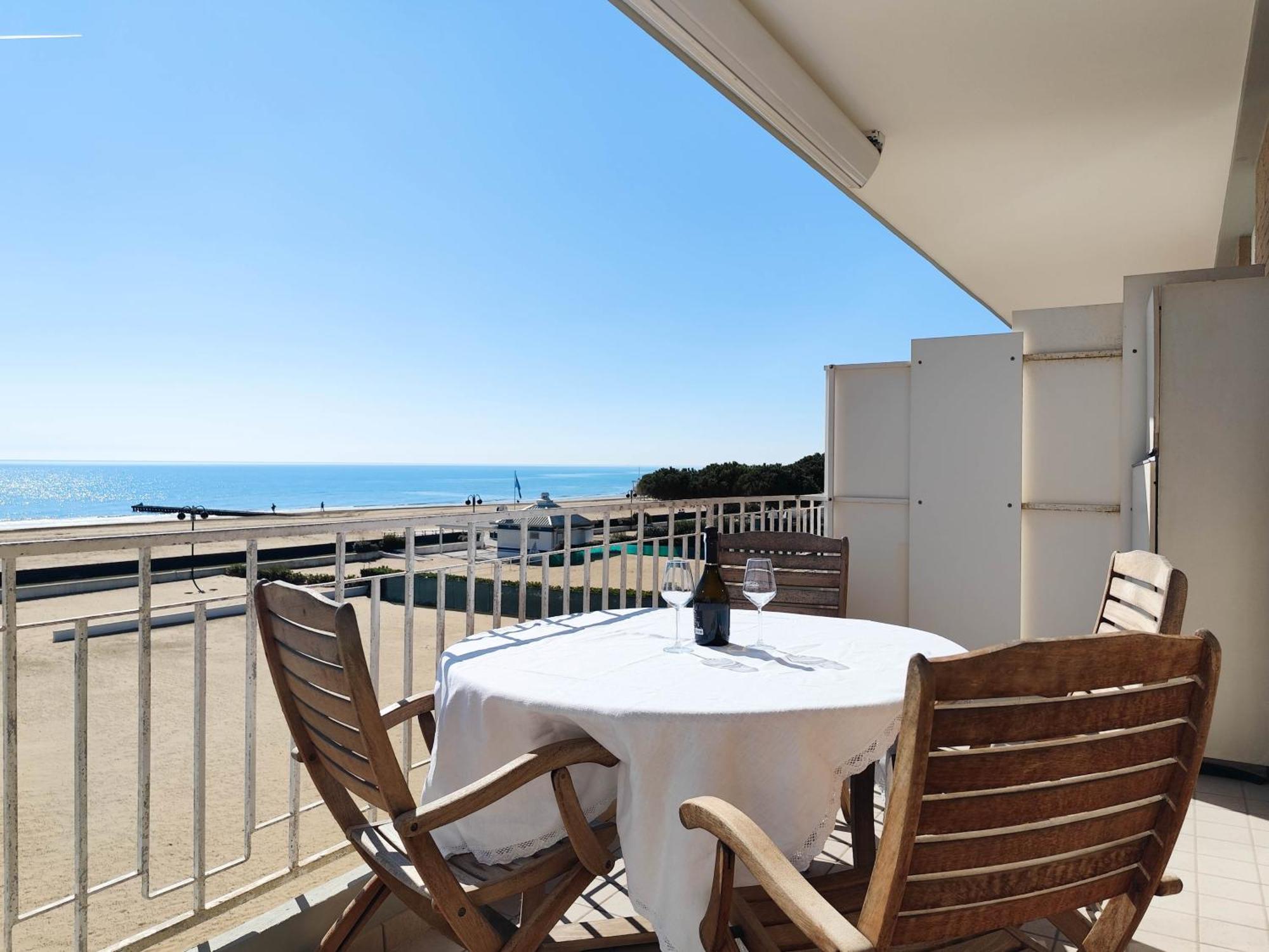 Puerto Del Sol Fronte Mare Apartment Lido di Jesolo Exterior foto
